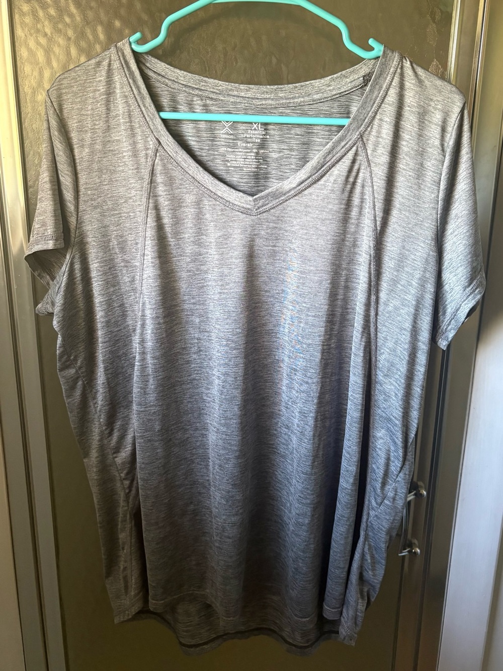 Xersion Heathered Gray V-Neck Short Sleeve Tee